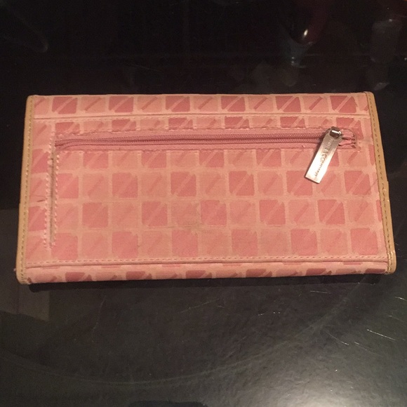 Nine and Company Pink wallet - Picture 4 of 8